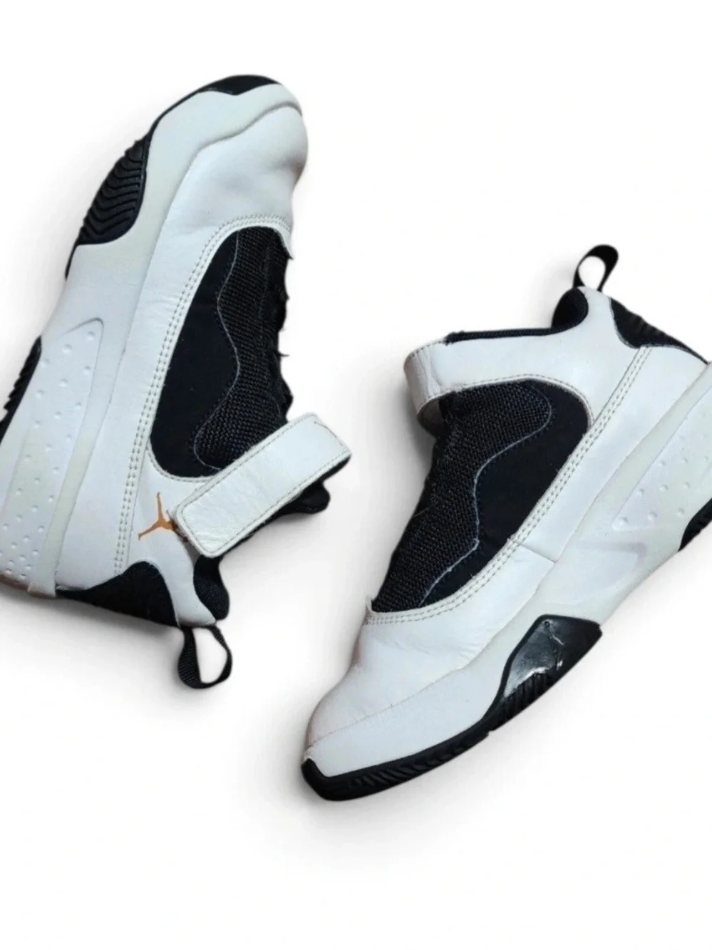 Nike Jordan Max Aura White And Black Kid's Sneakers